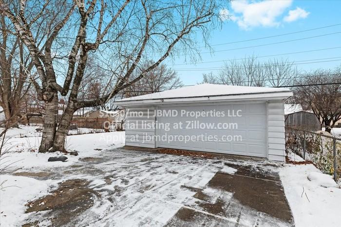 11687 Royal Grand - Photo 5 of 32