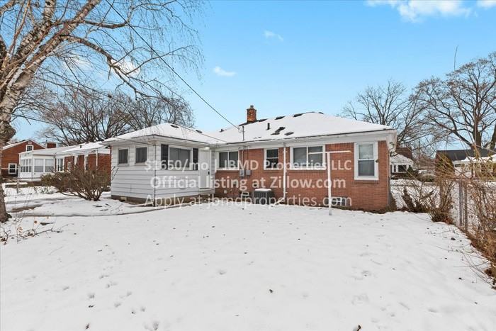 11687 Royal Grand - Photo 6 of 32