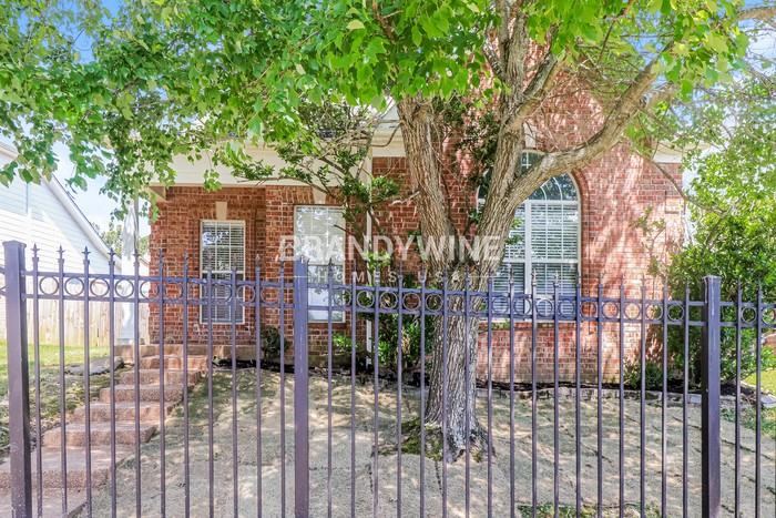 2170 Berry Bush Ln - Photo 2 of 20