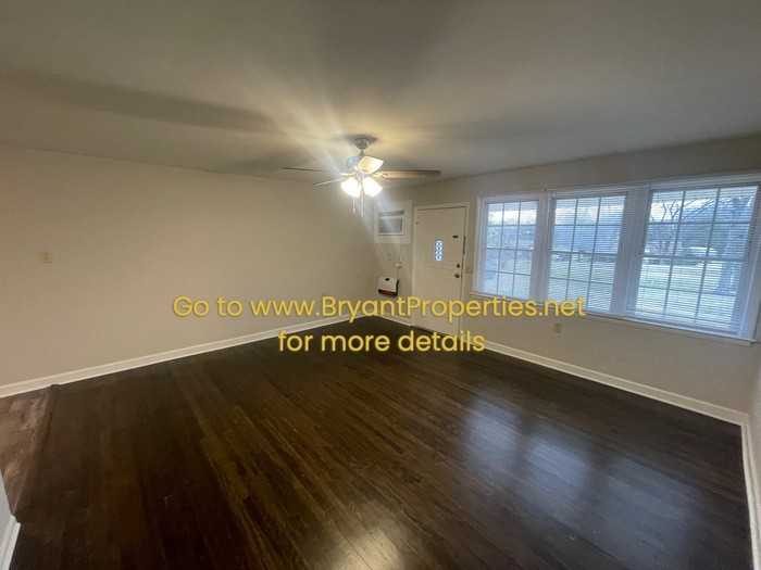 4010 Meadow Rd - Photo 3 of 18