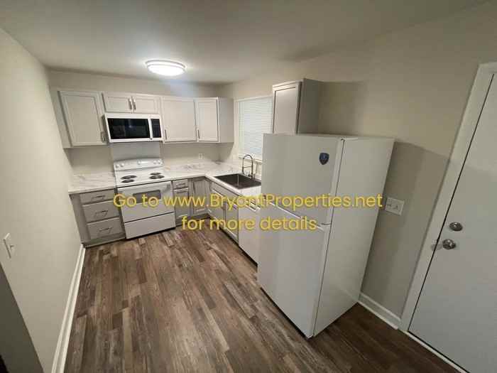 4010 Meadow Rd - Photo 4 of 18