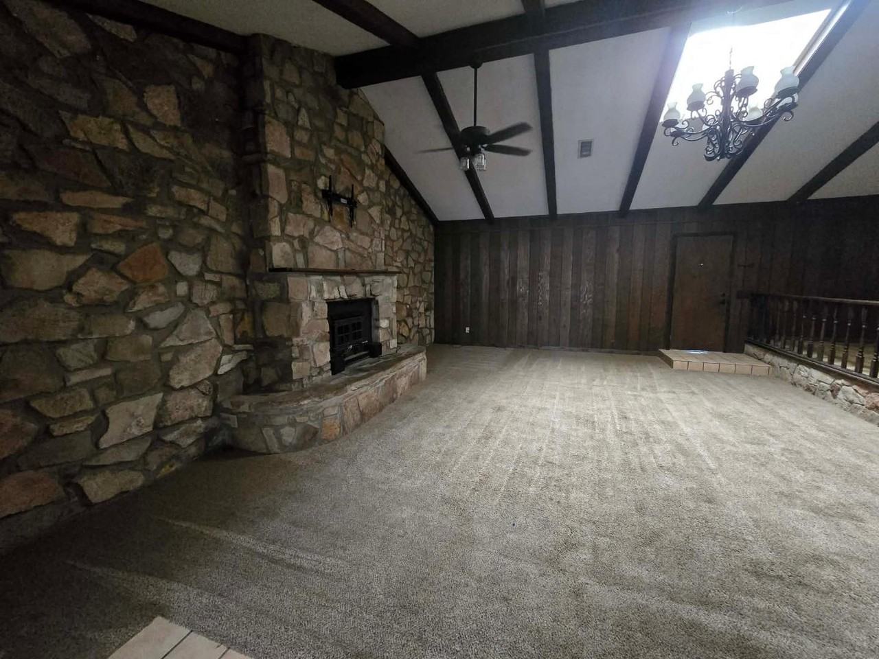 2110 Mckinley St - Photo 3 of 18