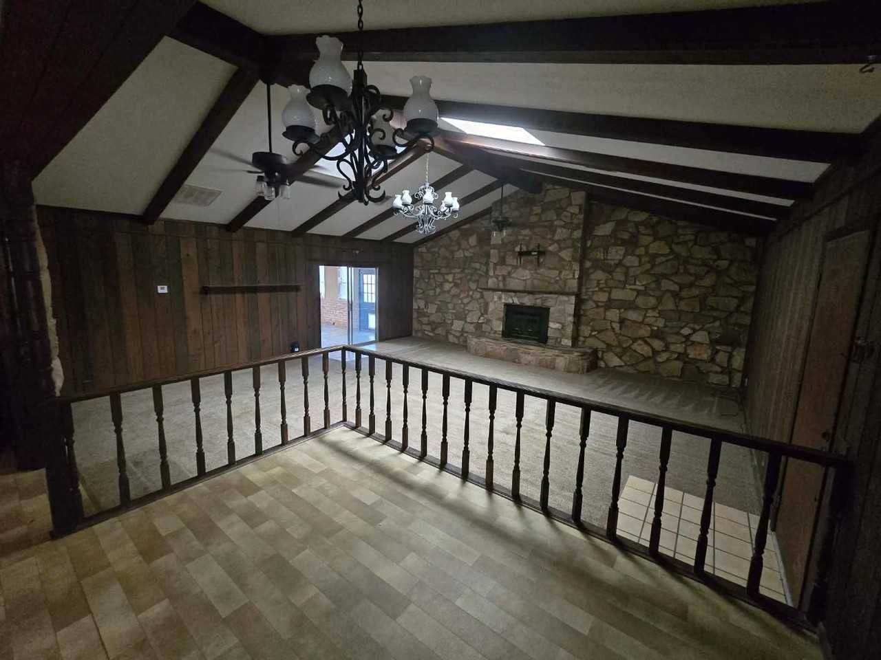 2110 Mckinley St - Photo 7 of 18