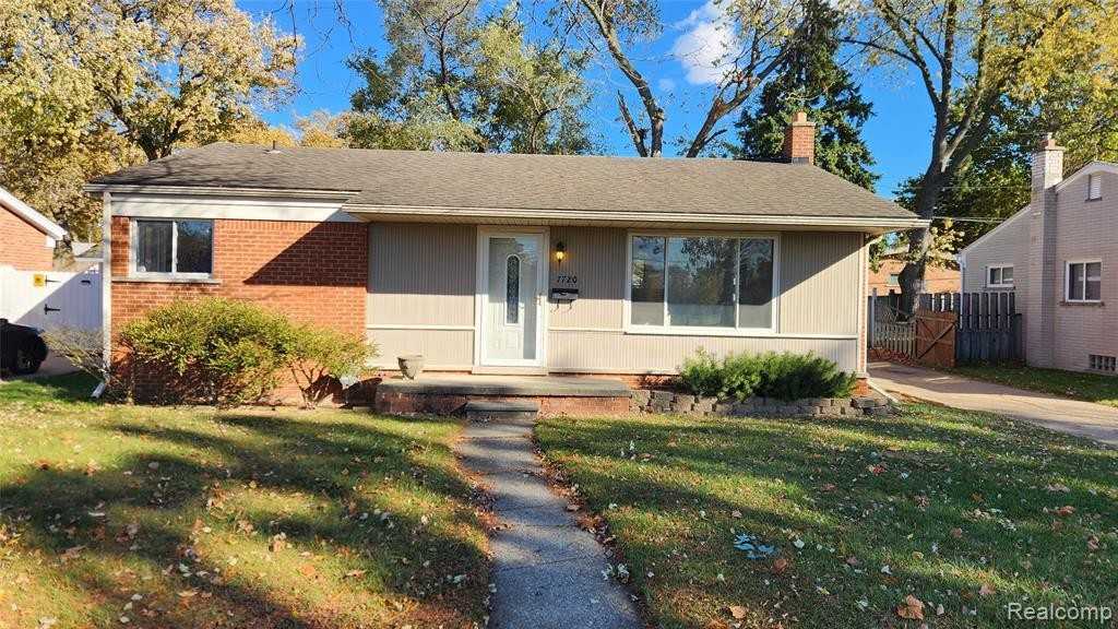 7720 Amboy St - Photo 2 of 20