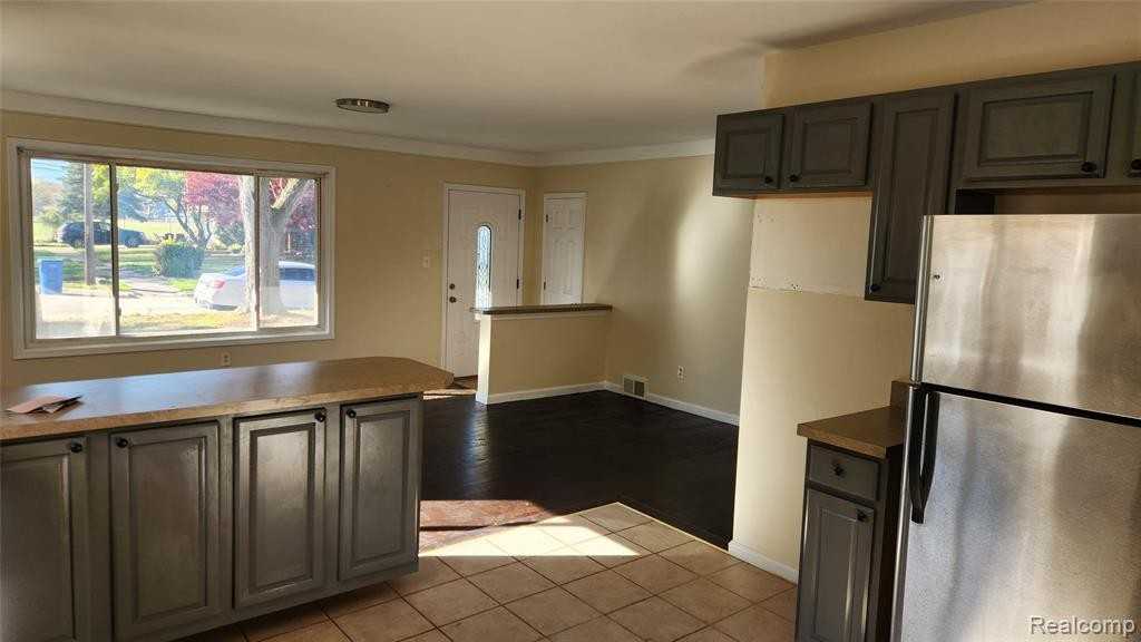 7720 Amboy St - Photo 7 of 20