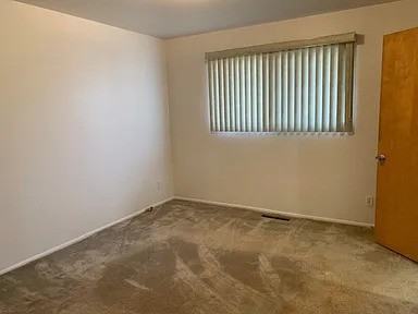 2005 Gunnison Ave #B - Photo 2 of 7