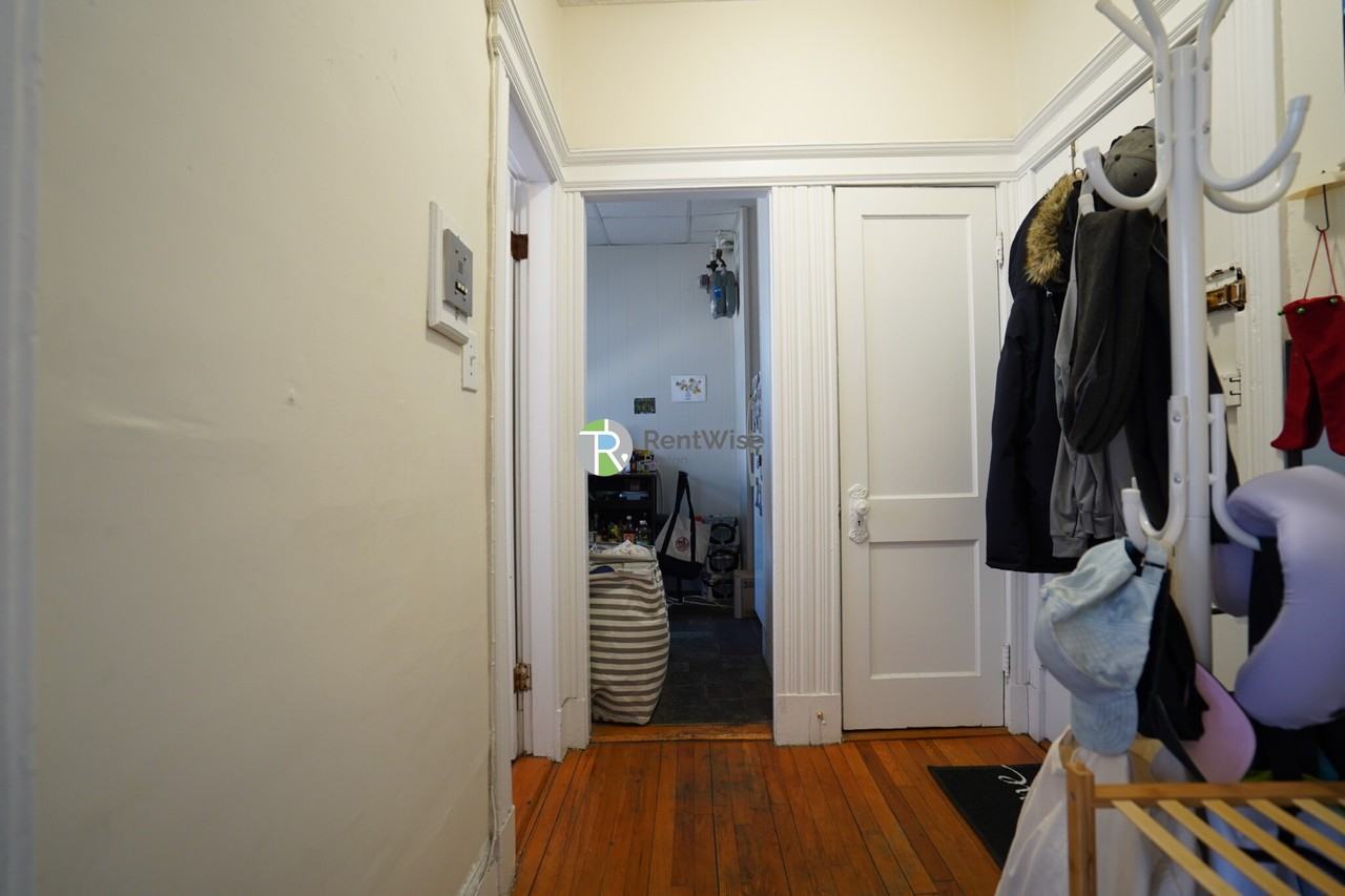79 Gorgon St., #11 - Photo 6 of 7