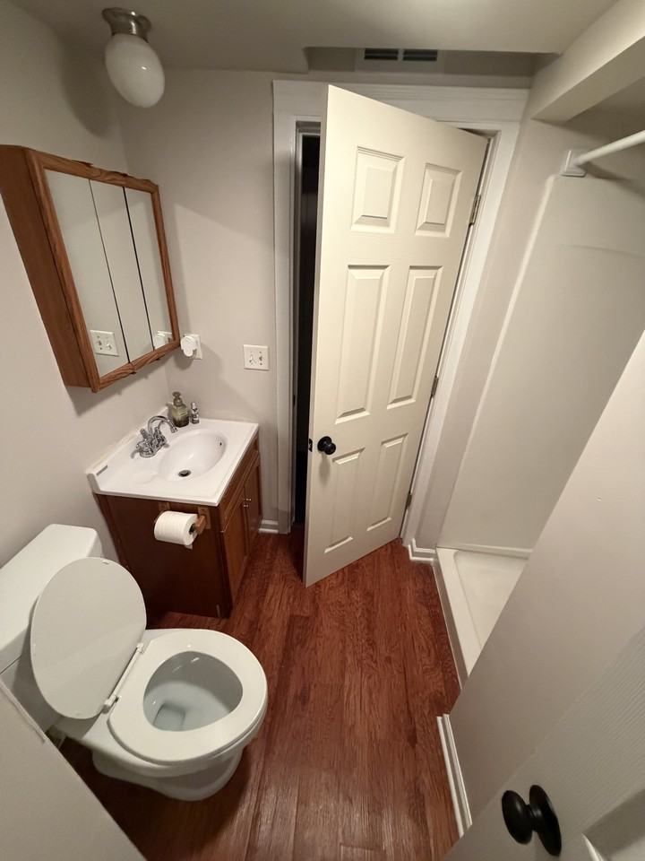 809 Vine St #1 - Photo 4 of 6