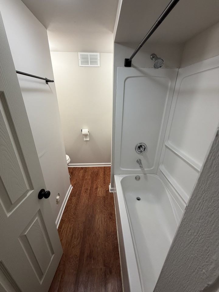 809 Vine St #1 - Photo 3 of 6