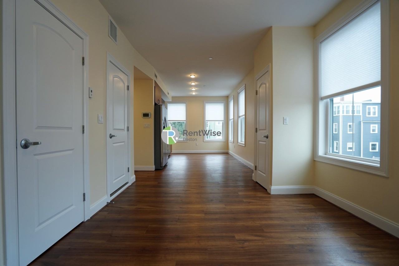 315 Broadway #201 - Photo 4 of 17