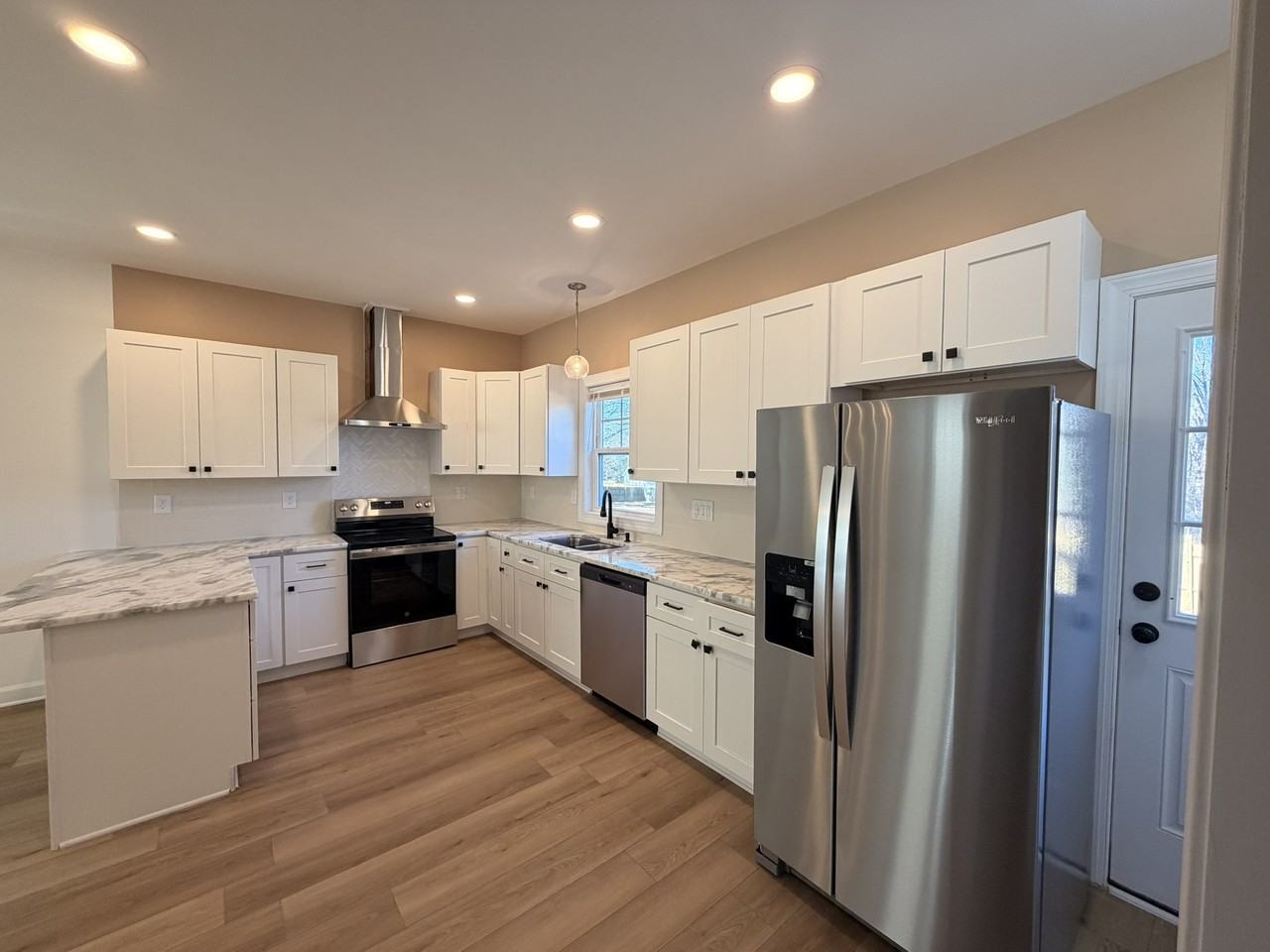 126 E End Ave #E - Photo 5 of 22