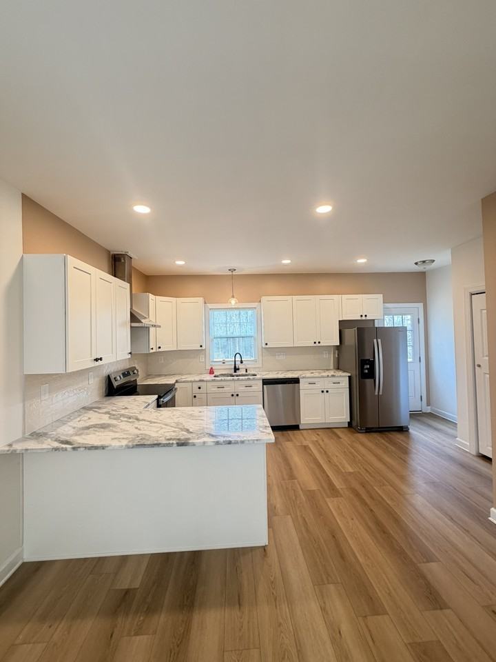 126 E End Ave #E - Photo 6 of 22