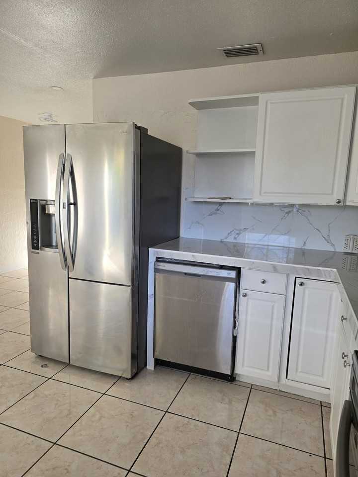 28021 Sw 142nd Ct #28021 - Photo 2 of 18