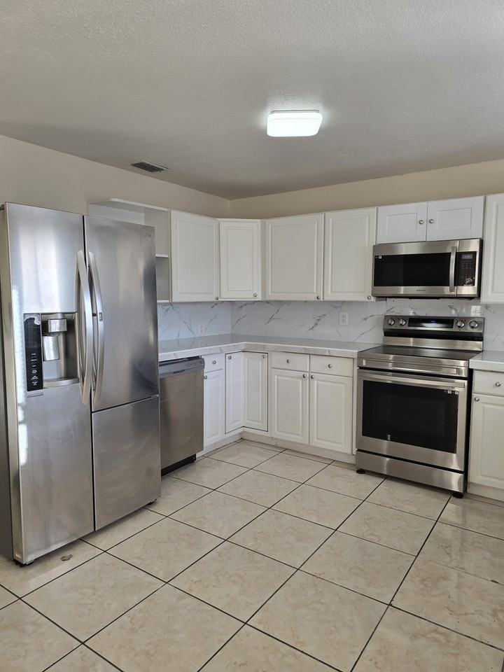 28021 Sw 142nd Ct #28021 - Photo 3 of 18