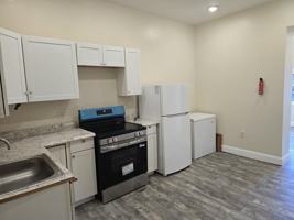 featured image of 5253 Spruce St #1