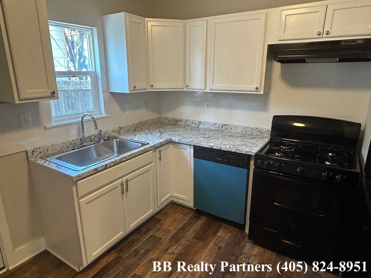 4205 E 4th Pl #NA - Photo 5 of 12