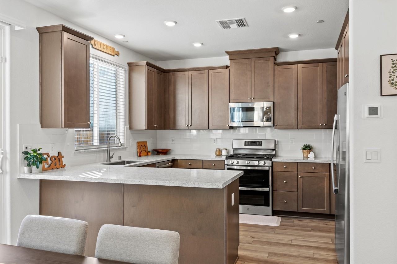 3554 Damora Ave #NA - Photo 3 of 9