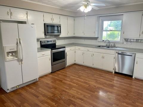 2536 Goldenrod Dr #NA - Photo 3 of 9
