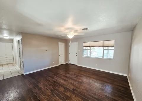 517 W 19th St #NA - Photo 2 of 18