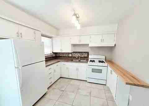 517 W 19th St #NA - Photo 3 of 18