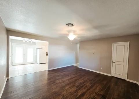 517 W 19th St #NA - Photo 5 of 18