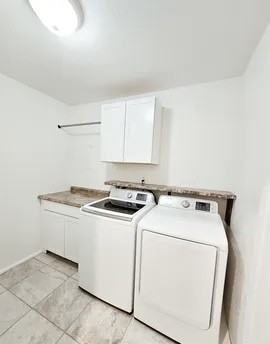 517 W 19th St #NA - Photo 7 of 18