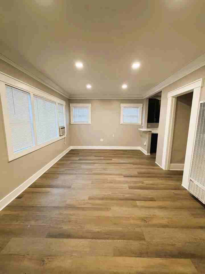 2602 E 14th St #2602 - Photo 5 of 15