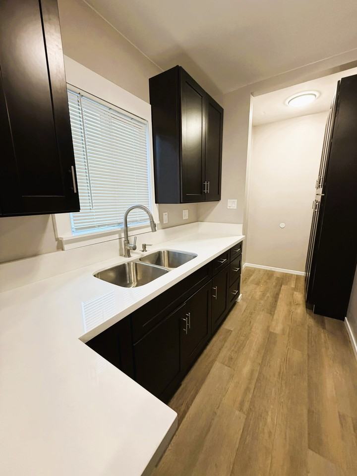 2602 E 14th St #2602 - Photo 7 of 15