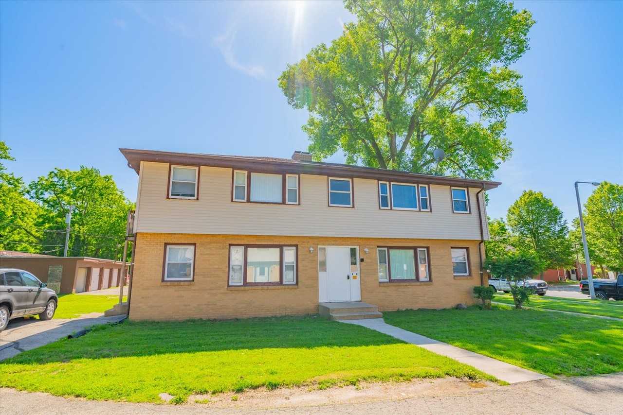 1814 Lake Point Dr #1 - Photo 2 of 21