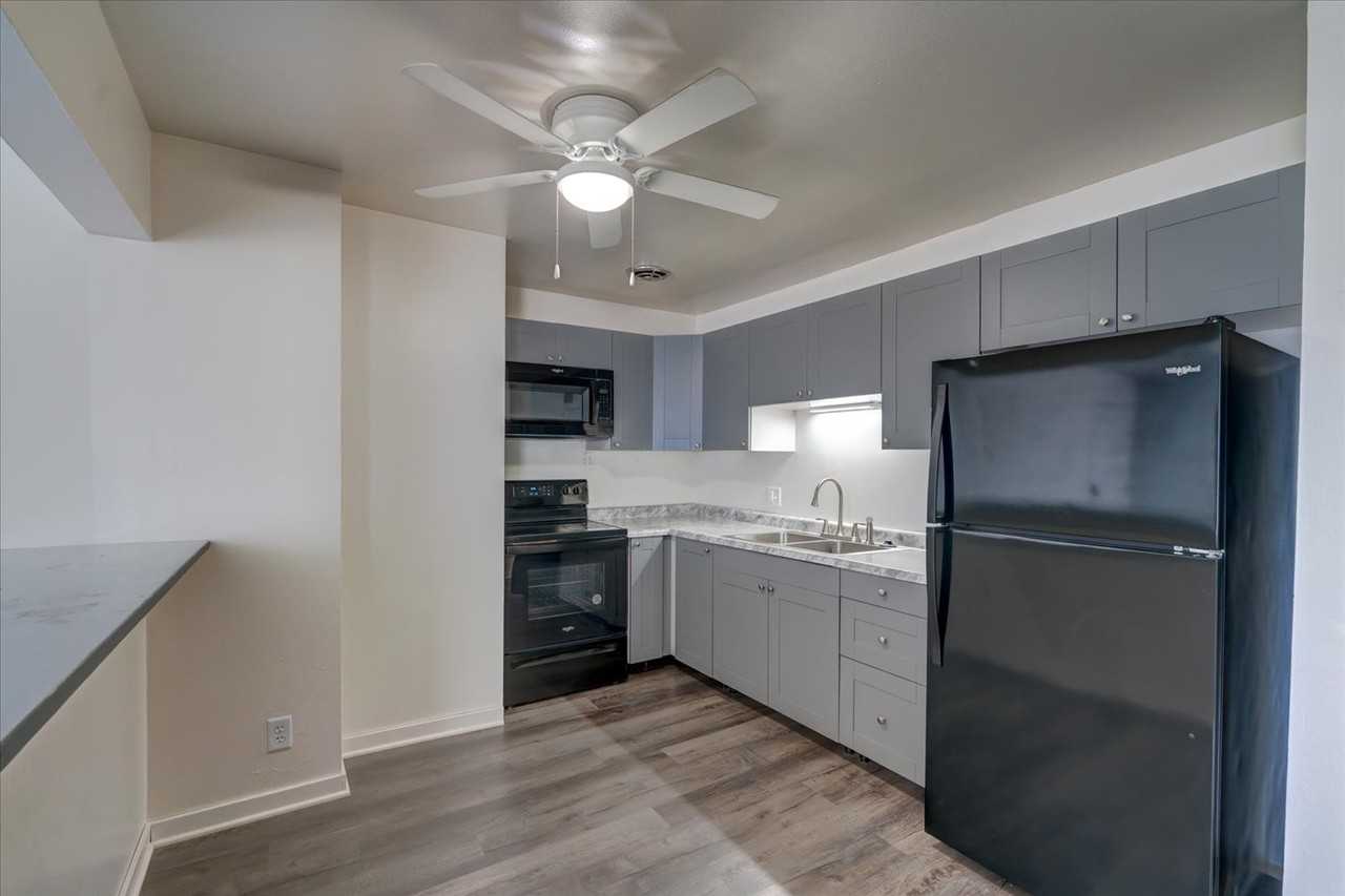 1906 Lake Point Dr #2 - Photo 4 of 16