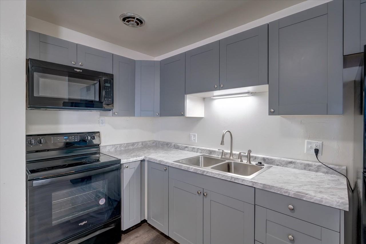 1906 Lake Point Dr #2 - Photo 5 of 16