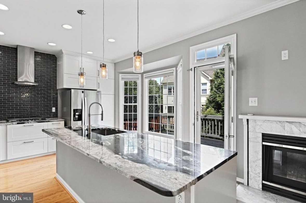 6650 Dunwich Way #NA - Photo 3 of 9