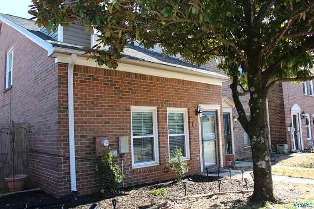 101 Crescent Circle - Photo 3 of 20