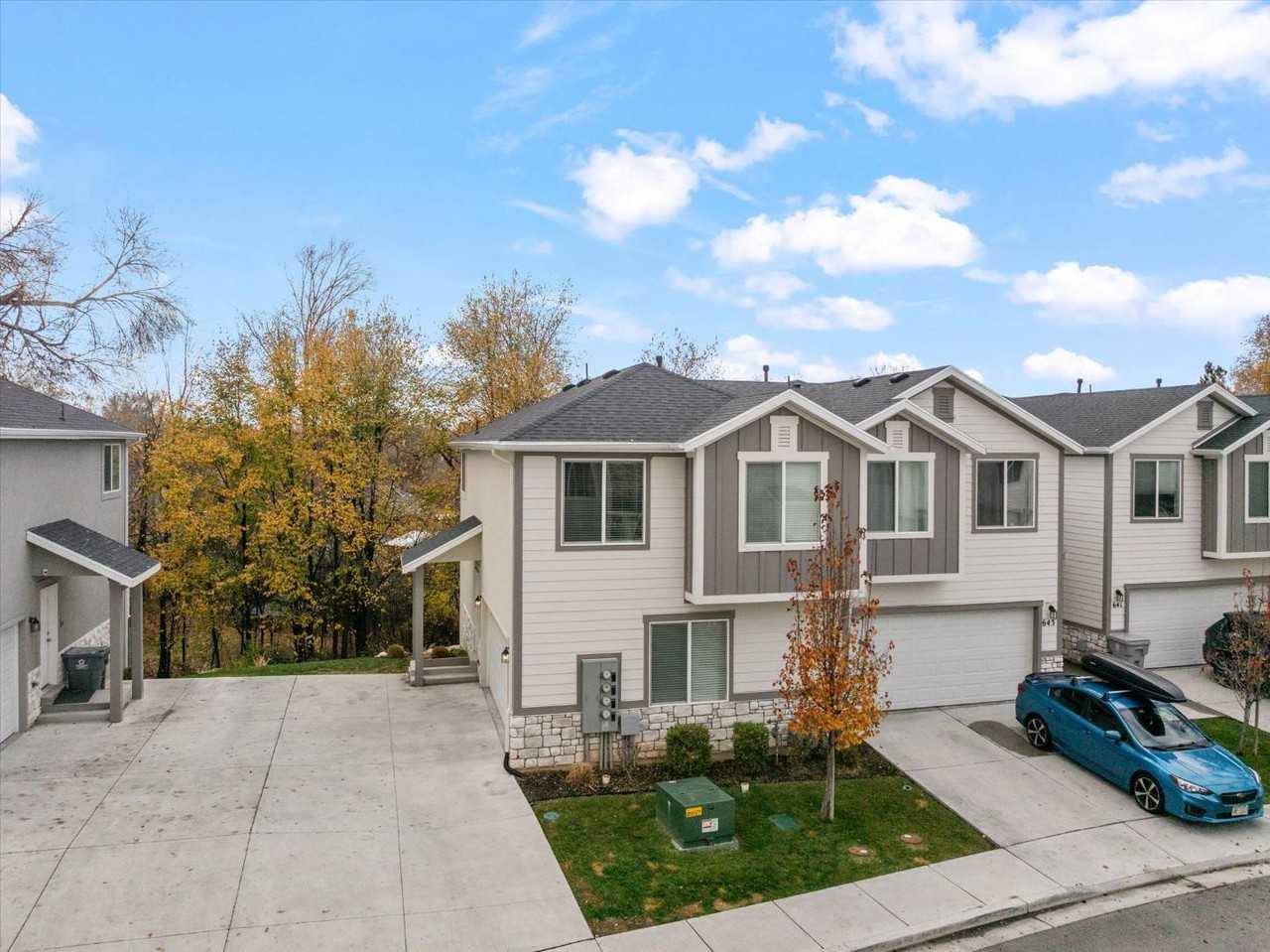 645 Plum Creek Ln - Photo 5 of 20