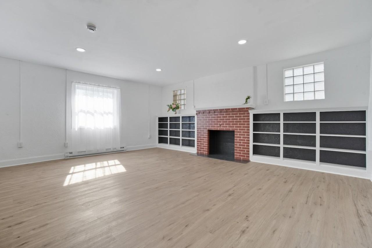 157 W Washington St - Photo 2 of 18