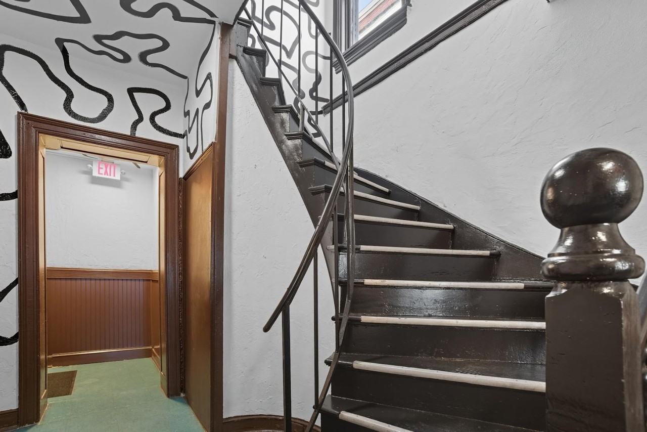 159 W Washington St - Photo 6 of 8