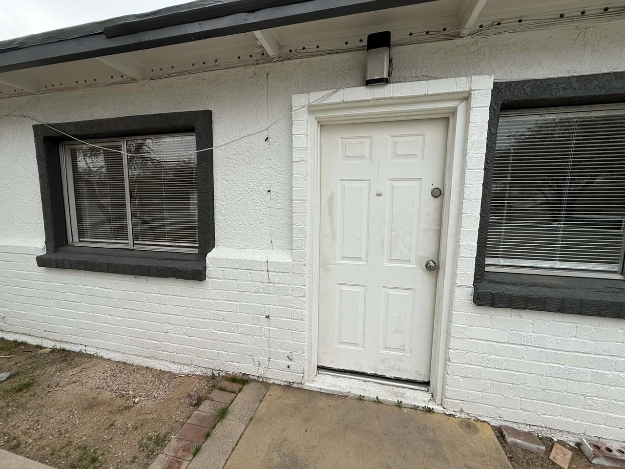 460 E Delano St #1 - Photo 3 of 19