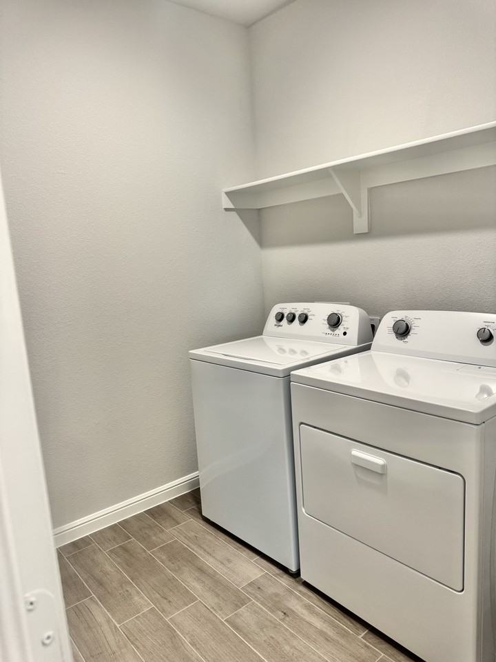 198 Bay Meadows Ln #1 - Photo 6 of 13