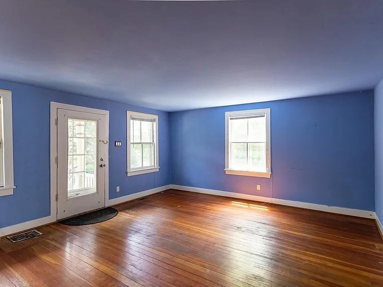 115 Chapin St #1 - Photo 3 of 17