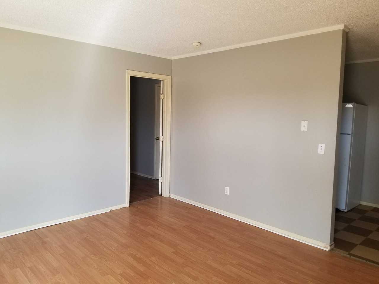 211 S Carolina St #C - Photo 3 of 12