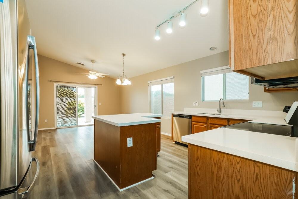 31724 N Cheyenne Dr - Photo 4 of 16