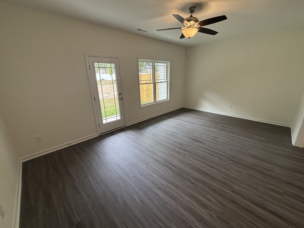 608 S Blackmon St #1 - Photo 3 of 22