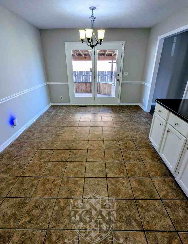 221 Benefield Dr #1 - Photo 5 of 18