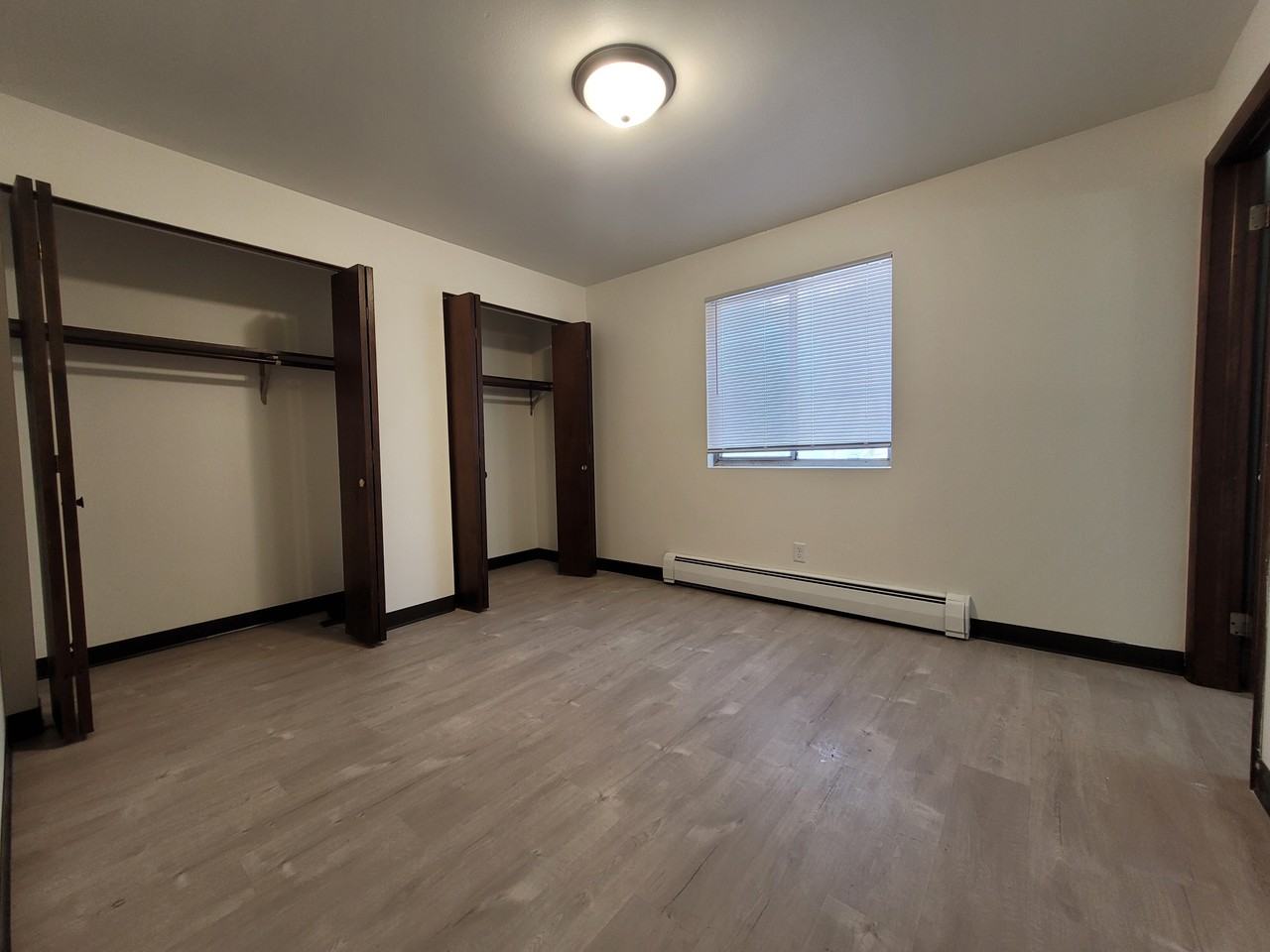 1138 E Walnut St #1138H - Photo 6 of 8