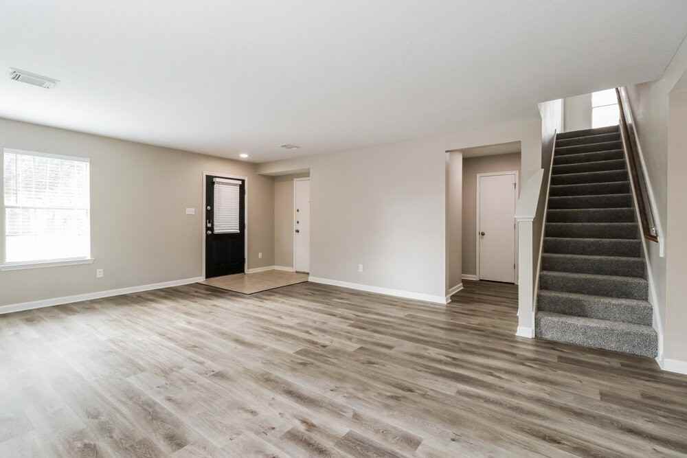 15406 Hensen Creek Dr - Photo 6 of 17