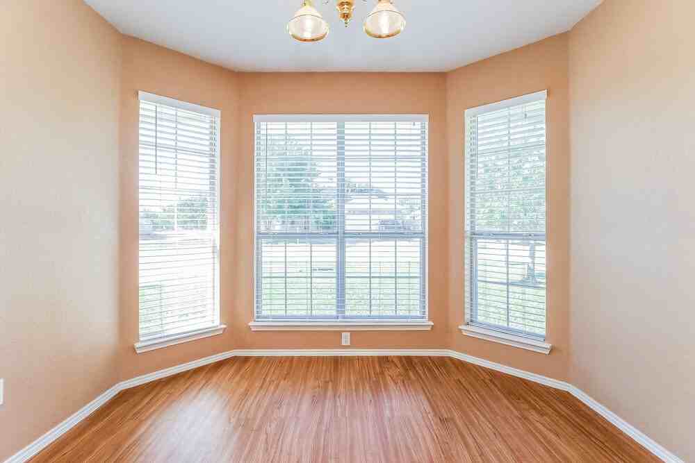 1101 Darren Dr - Photo 5 of 15