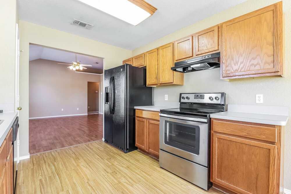 1101 Darren Dr - Photo 7 of 15