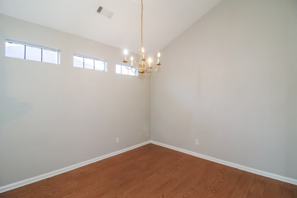 537 Anglewood Trce - Photo 7 of 16