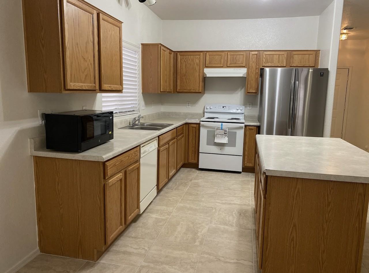 814 W Cholla St #1 - Photo 2 of 5