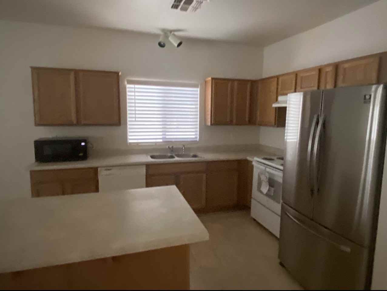 814 W Cholla St #1 - Photo 5 of 5